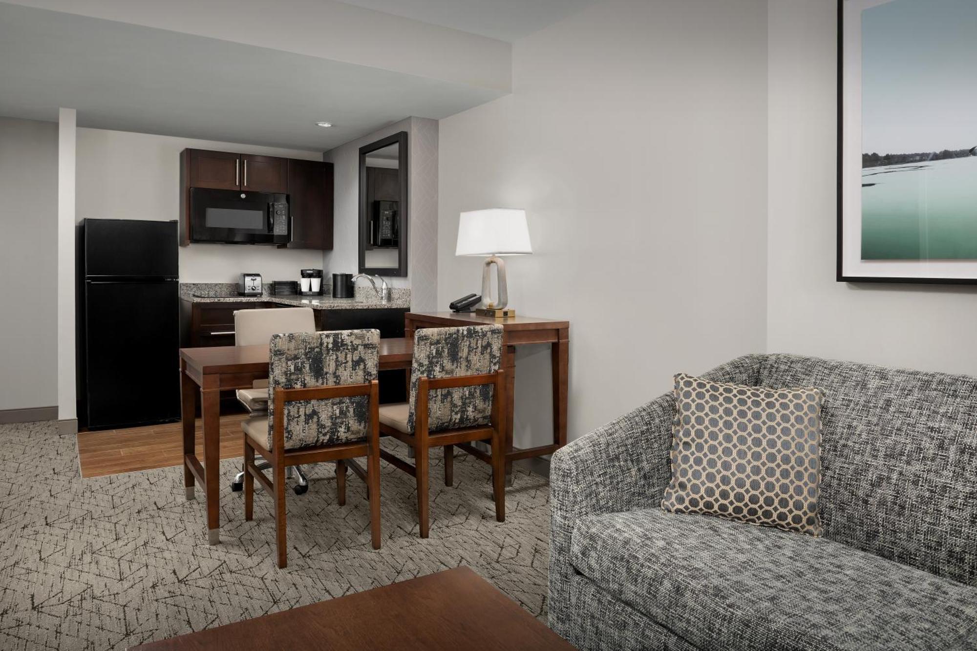 Embassy Suites Springfield Bilik gambar