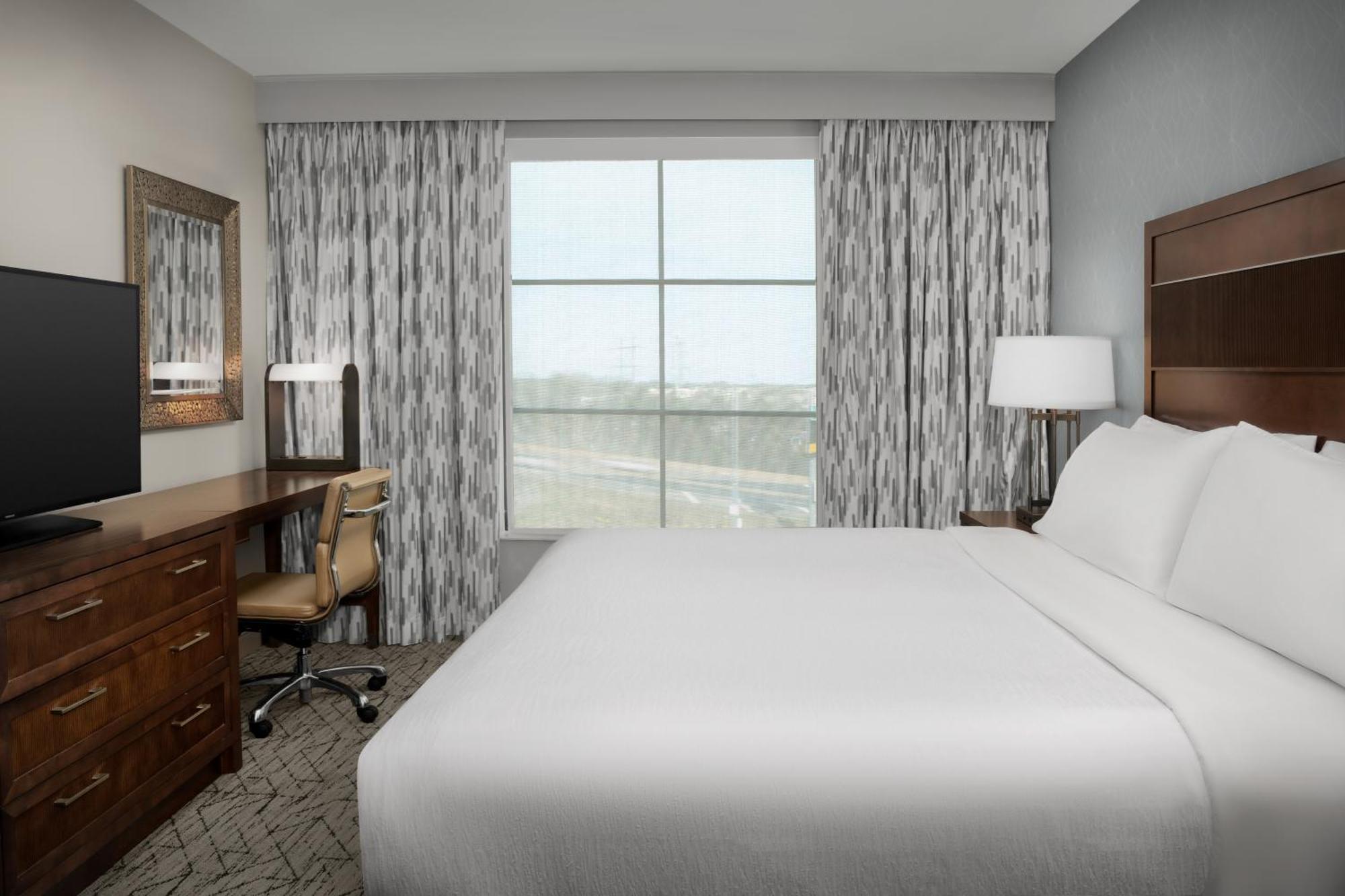 Embassy Suites Springfield Bilik gambar