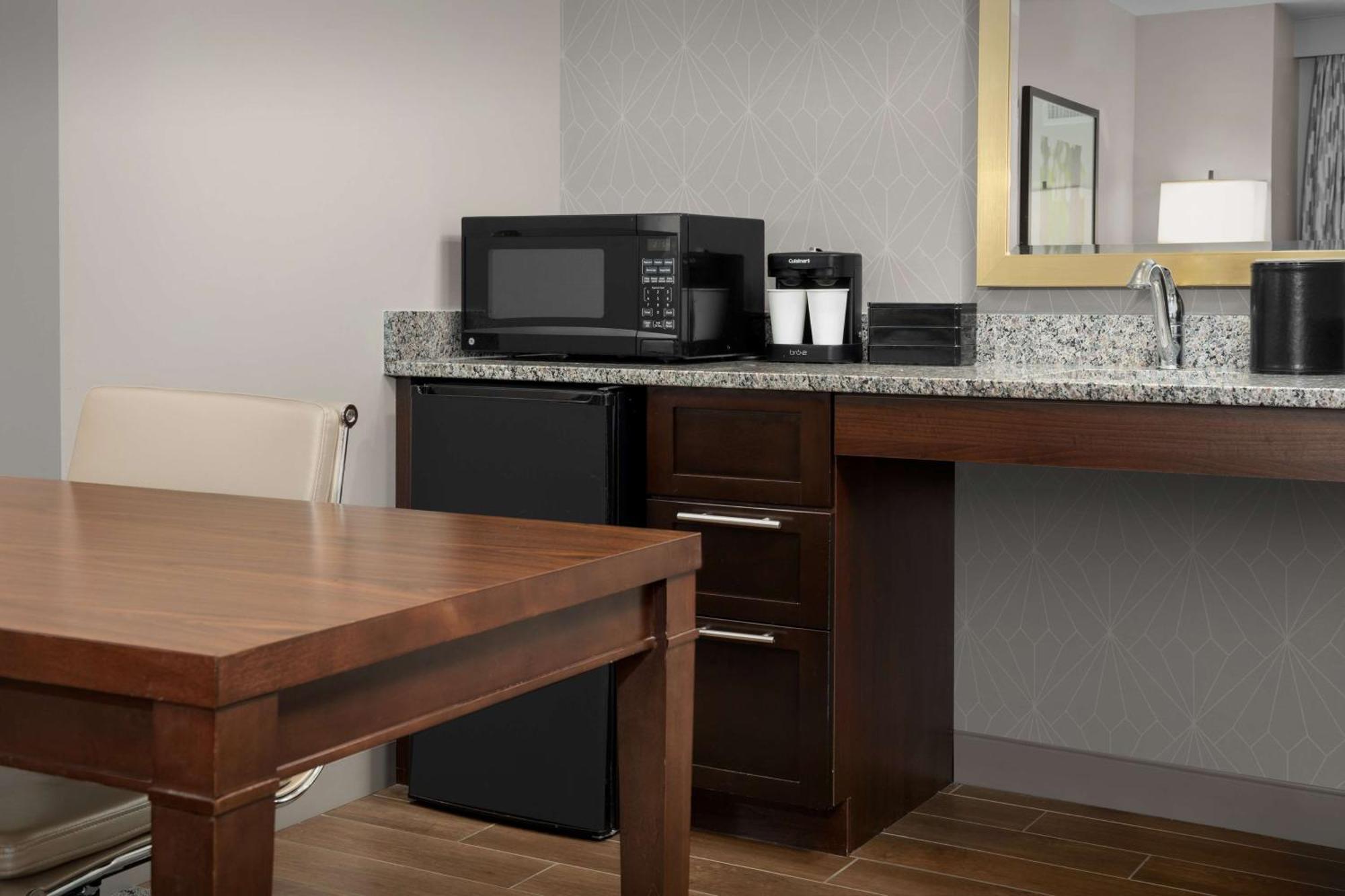 Embassy Suites Springfield Luaran gambar